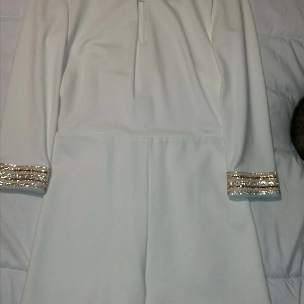 Women Bebe short Romper Size 6 Ivory W/ Rose Gold & Silver Rhinestone Longsleeve